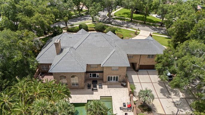 Exterior, Drone