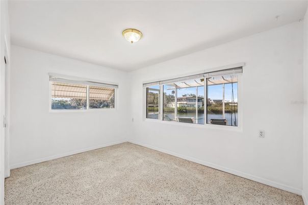 Empty room, Interior, Water