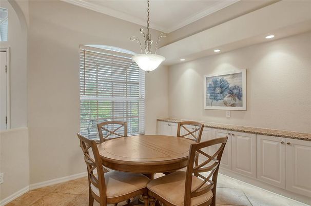 Dining room, Interior, Pendant Lights, Recessed Lighting