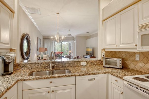 Chandelier, Dining room, Interior, Kitchen