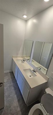 Bathroom, Dual Sink Vanities, Interior, Recessed Lighting