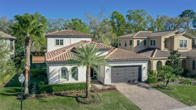 Attached, Exterior, Facade, Mediterranean