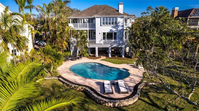 Exterior, Pool