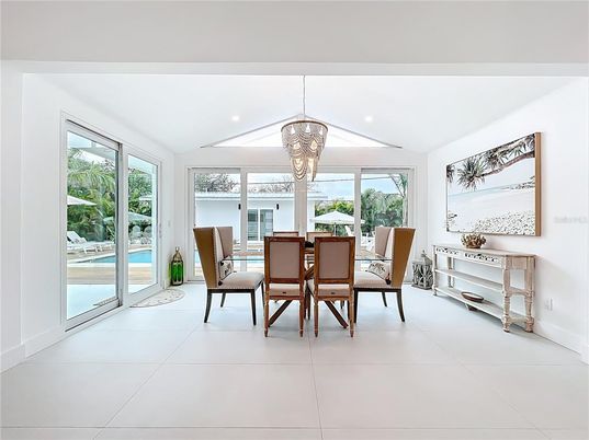 Chandelier, Dining room, Interior