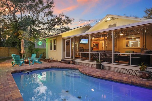 Exterior, Pool
