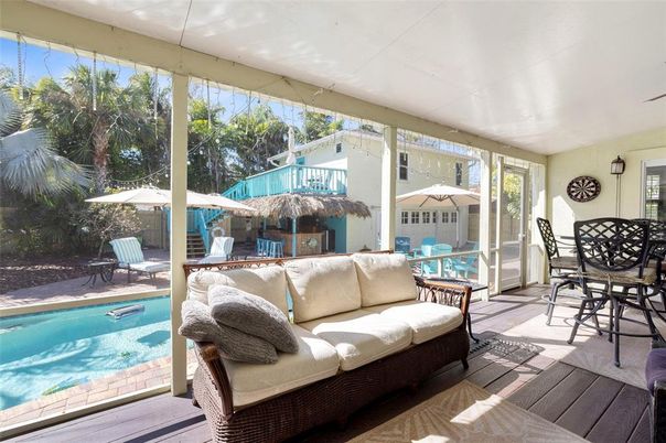 Interior, Pool, Sun Room