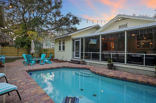 Exterior, Pool