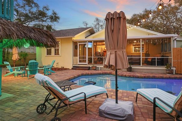 Exterior, Pool