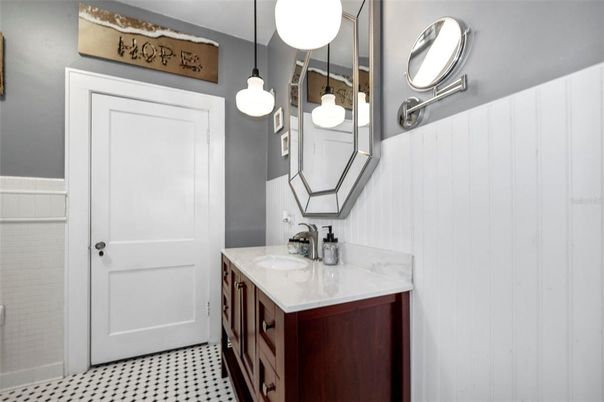 Bathroom, Interior, Pendant Lights