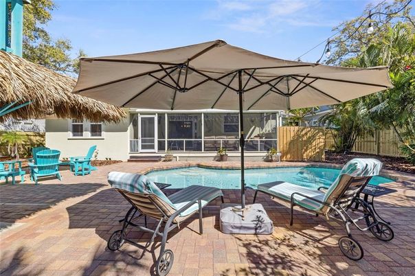 Exterior, Pool