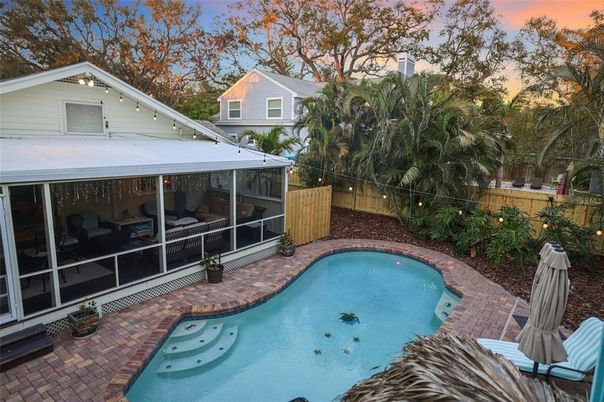 Exterior, Pool