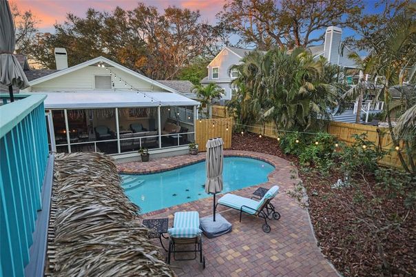 Exterior, Pool