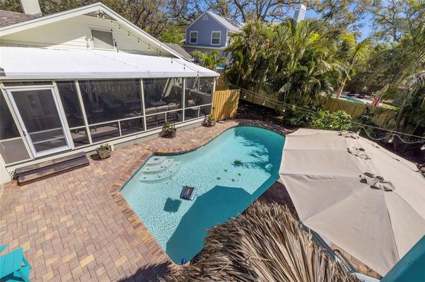 Exterior, Pool