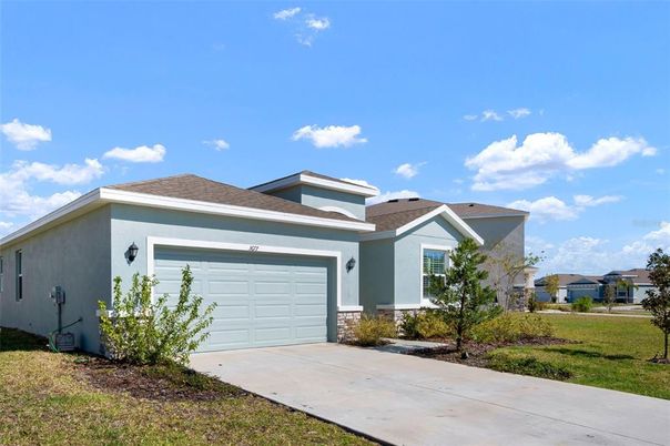 Attached, Exterior, Facade, Ranch