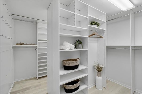 Interior, Walk-in Closets, Wood Texture Flooring