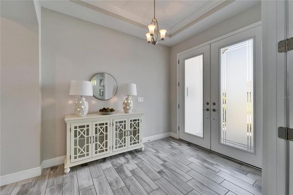 Interior, Pendant Lights, Wood Texture Flooring