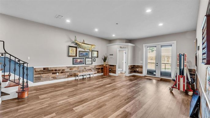 Empty room, Interior, Recessed Lighting, Wood Texture Flooring
