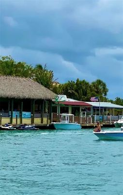 Exterior, Lake
