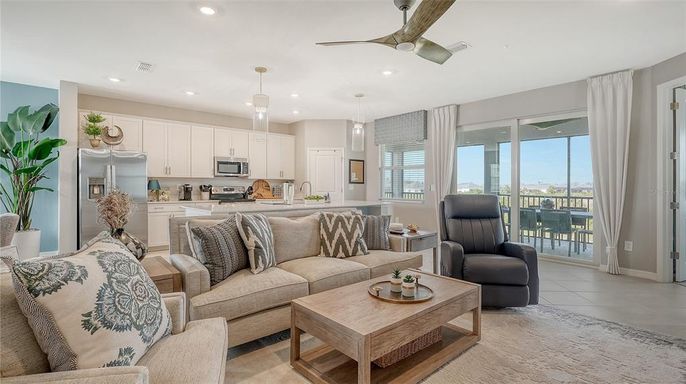 Interior, Kitchen, Living room, Pendant Lights, Recessed Lighting, Stainless Steel Appliances