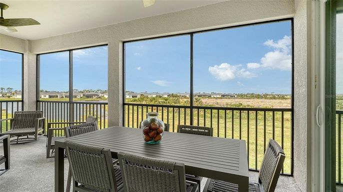 Dining room, Interior, Sun Room, Water