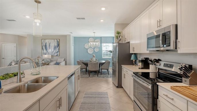Dining room, Interior, Kitchen, Pendant Lights, Recessed Lighting, Stainless Steel Appliances