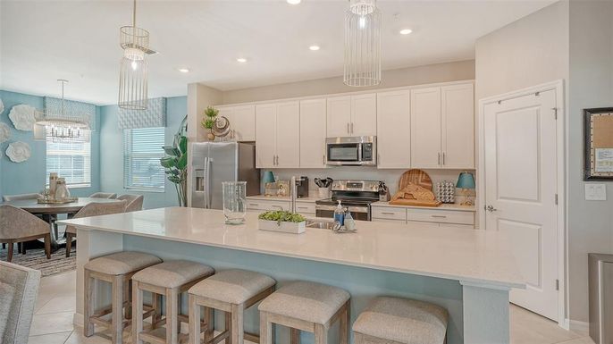 Dining room, Interior, Kitchen, Pendant Lights, Recessed Lighting, Stainless Steel Appliances