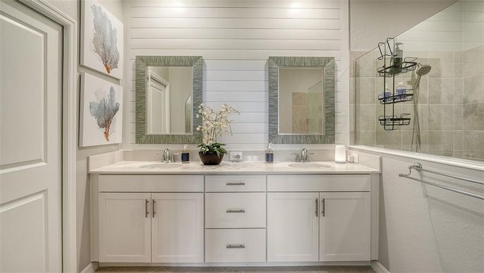 Bathroom, Dual Sink Vanities, Interior