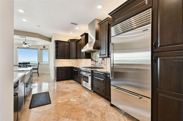 Dining room, Interior, Kitchen, Recessed Lighting, Stainless Steel Appliances