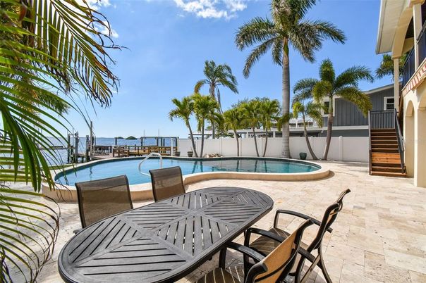 Exterior, Pool, Water