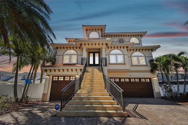 Attached, Exterior, Facade, Mediterranean