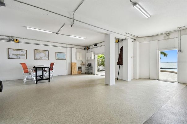 Dining room, Interior