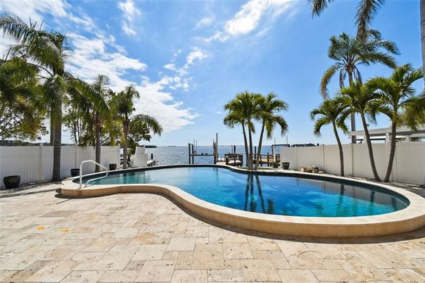Exterior, Pool, Water