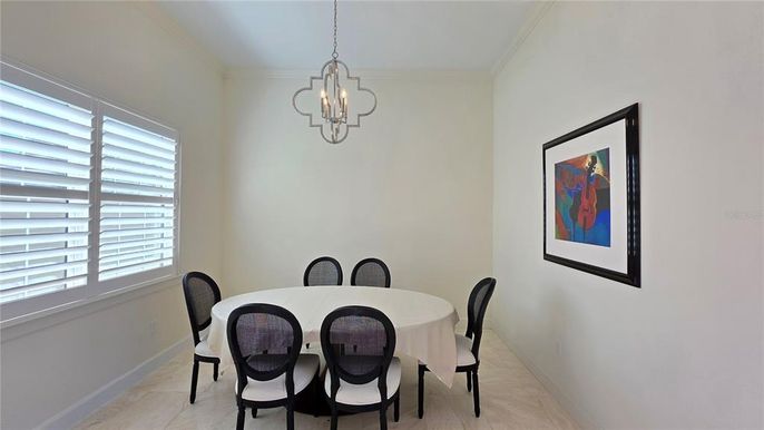 Chandelier, Dining room, Interior, Pendant Lights