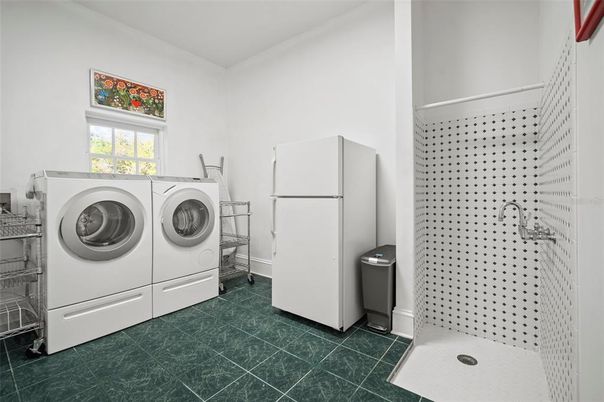 Interior, Washer