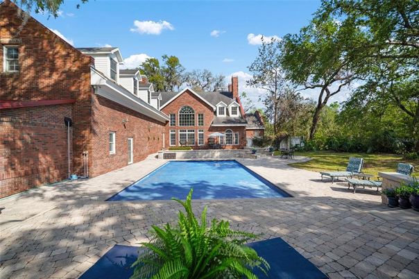 Exterior, Pool