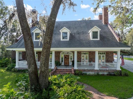 Exterior, Facade, Cape Cod