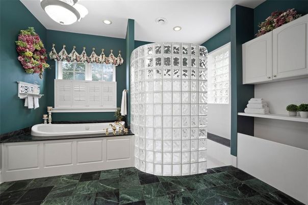 Bathroom, Interior, Recessed Lighting