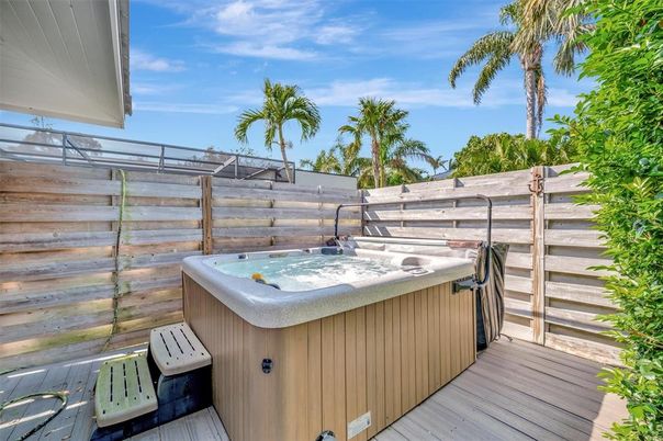 Exterior, Hot Tub
