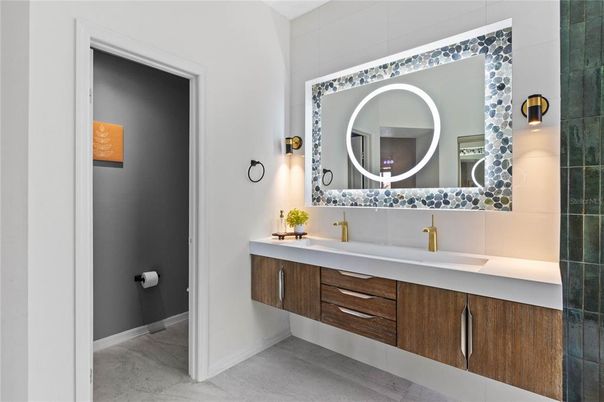 Bathroom, Dual Sink Vanities, Interior