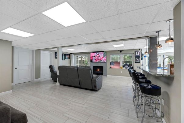 Fireplace, Interior, Living room, Pendant Lights, Recessed Lighting
