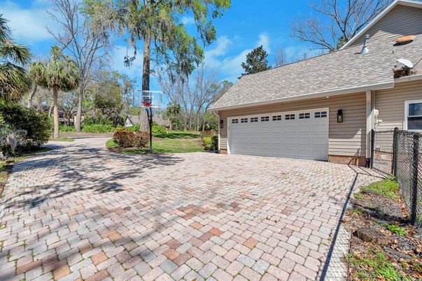 Detached Garage, Exterior