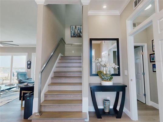 Interior, Recessed Lighting, Wood Texture Flooring
