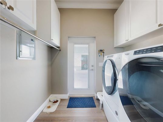 Interior, Washer, Wood Texture Flooring
