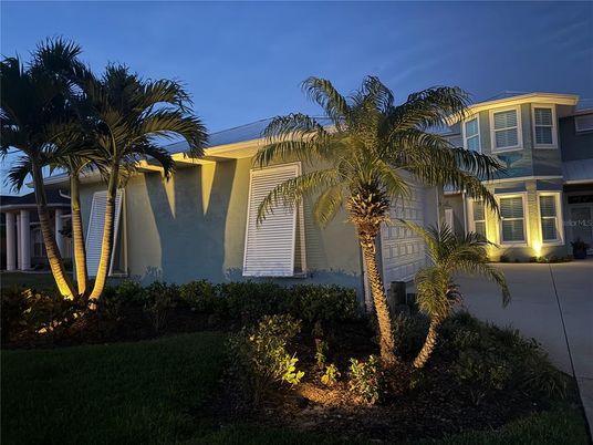 Attached, Exterior, Facade, Mediterranean