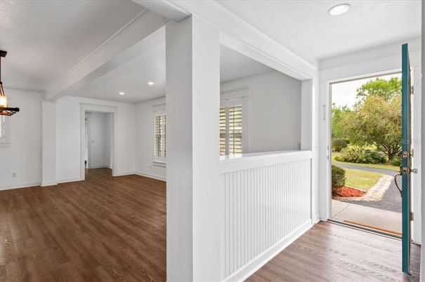 Interior, Pendant Lights, Recessed Lighting, Wood Texture Flooring