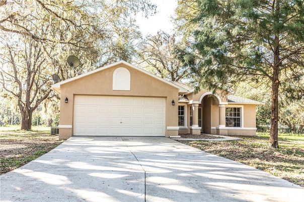 Attached, Exterior, Facade, Ranch