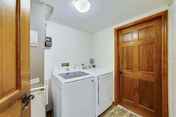Interior, Washer, Wood Texture Flooring