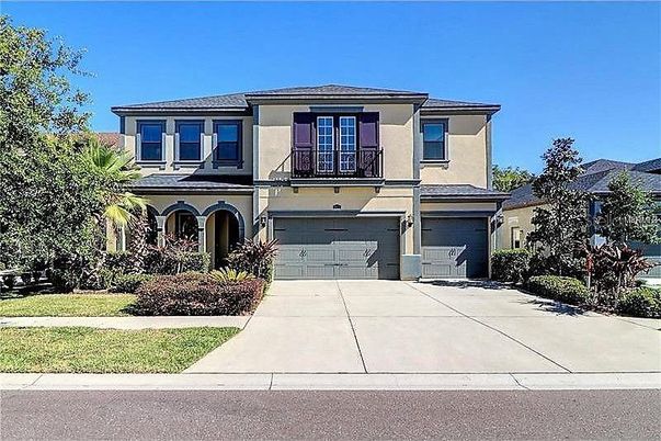 Attached, Exterior, Facade, Mediterranean