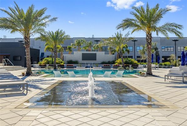 Exterior, Pool