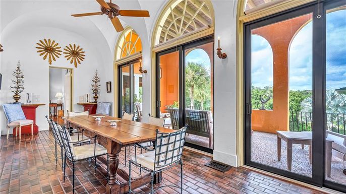 Dining room, Interior, Water